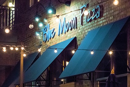 Blue Moon Pizza | Full Service Restaurant & Bar | Pizza Takeaway Fort